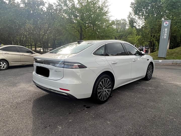 Geely Galaxy A7, 2025 — фото 4 из 9
