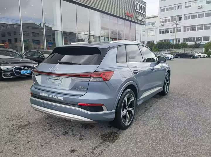 Audi Q4 e-tron, 2023 — фото 9 из 9