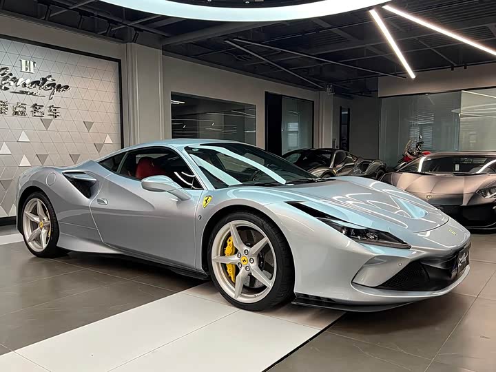 Ferrari F8, 2022 — фото 3 из 9