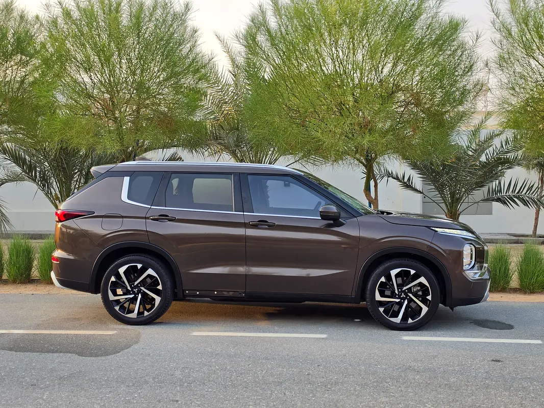 Mitsubishi Outlander, 2023 — фото 10 из 10