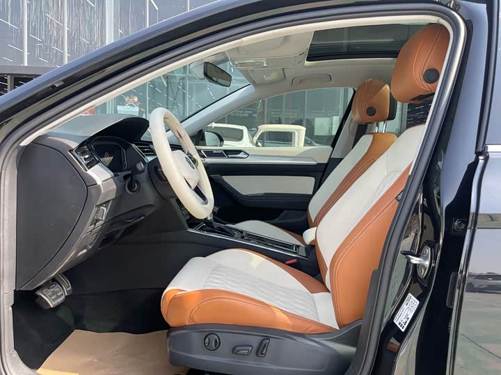 Volkswagen Magotan GTE Hybrid, 2022 — фото 4 из 9