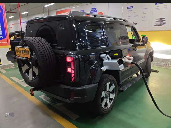 BAIC Beijing BJ40 Hybrid, 2025 — фото 9 из 9
