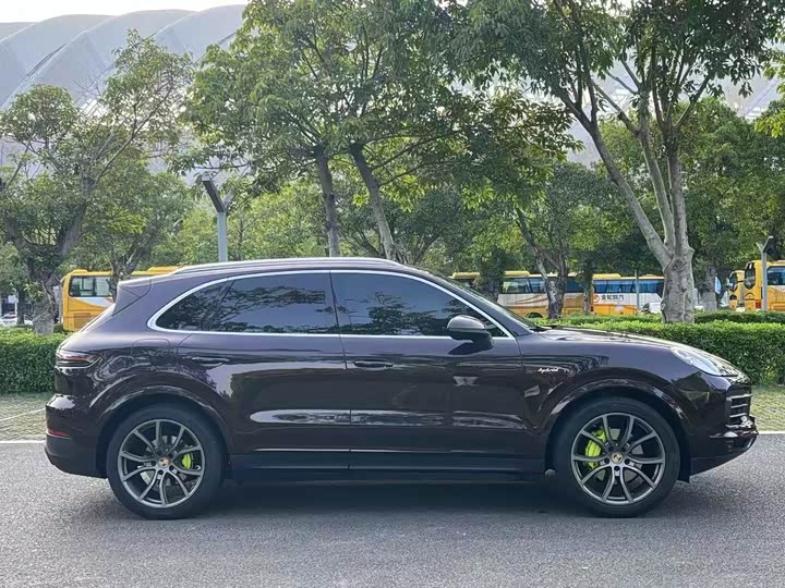 Porsche Cayenne Hybrid, 2022 — фото 4 из 9