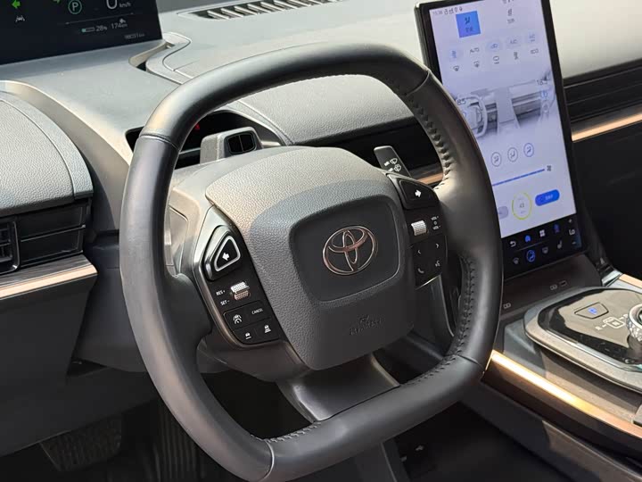 Toyota bZ3, 2023 — фото 6 из 9
