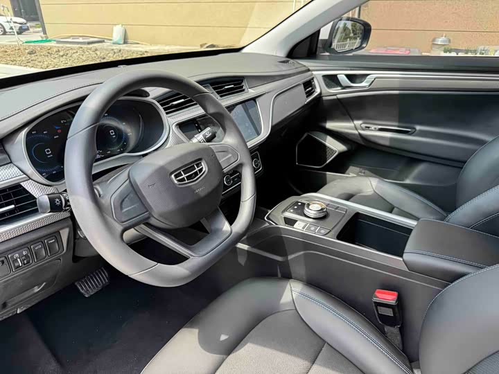 Geely Emgrand Hybrid/EV, 2024 — фото 5 из 9