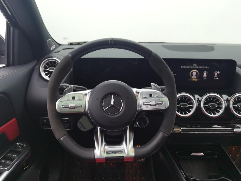 Mercedes-Benz GLA-Class AMG, 2023 — фото 9 из 12