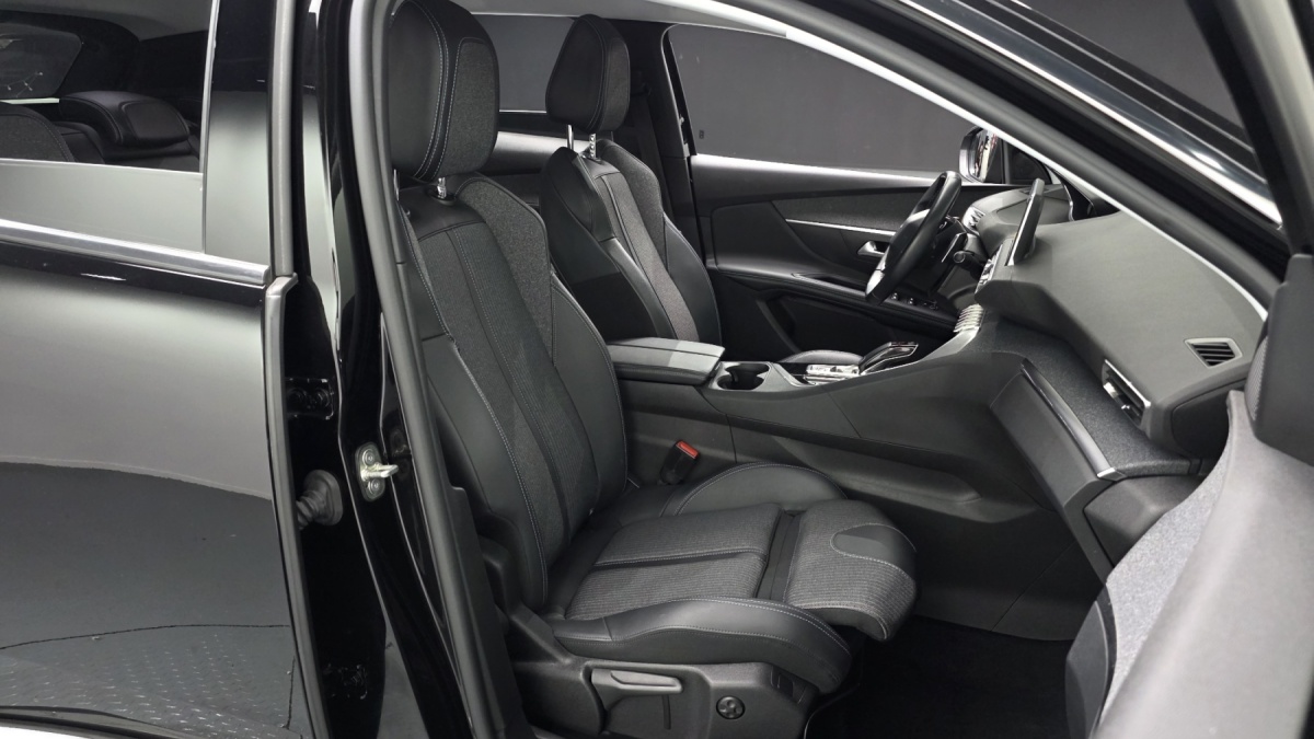 Peugeot 3008, 2022 — фото 11 из 12