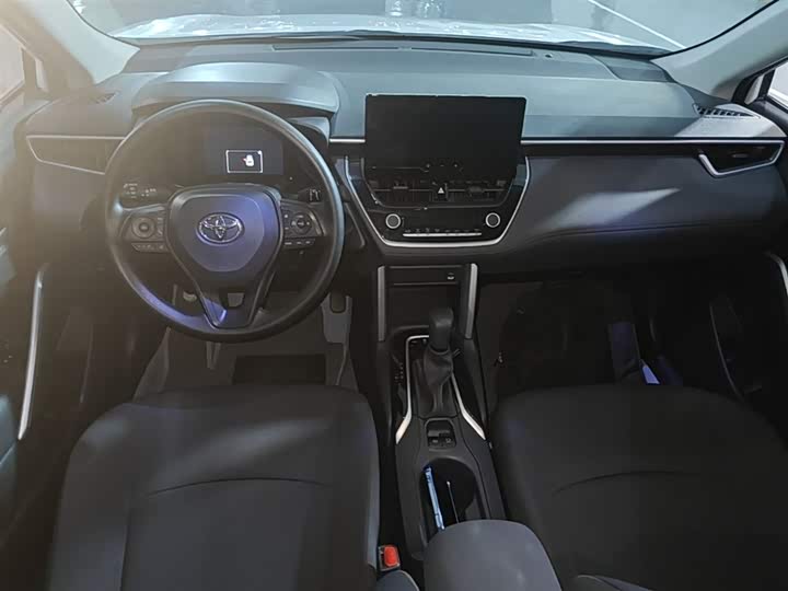Toyota Corolla Cross, 2024 — фото 6 из 9