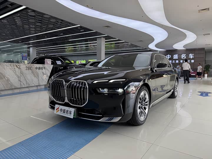 BMW i7, 2025 — купить в Чебоксарах под ключ