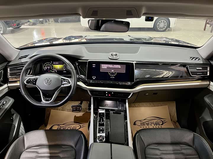 Volkswagen Teramont X, 2023 — фото 9 из 9