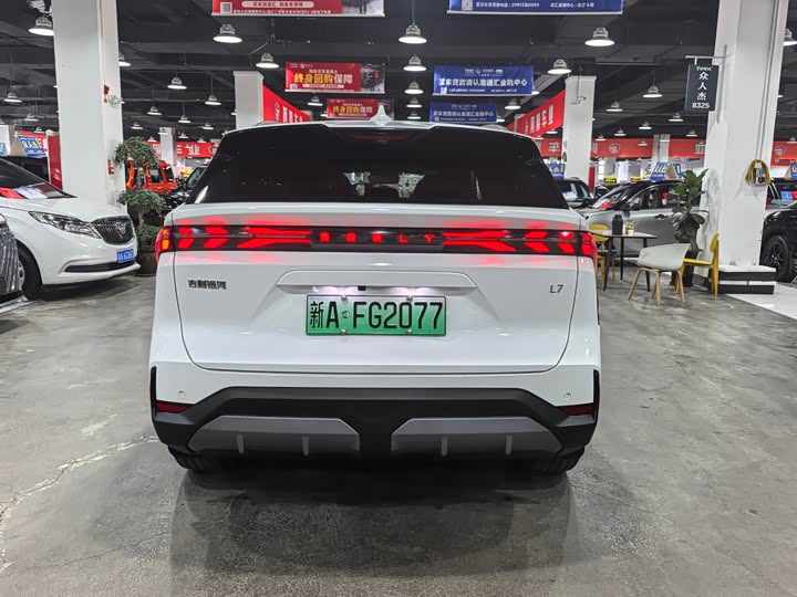 Geely Galaxy L7, 2024 — фото 7 из 9