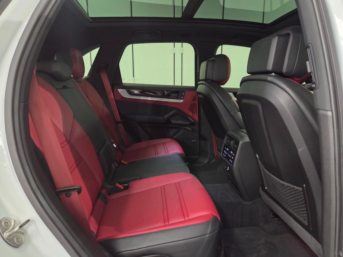Porsche Cayenne, 2023 — фото 12 из 12