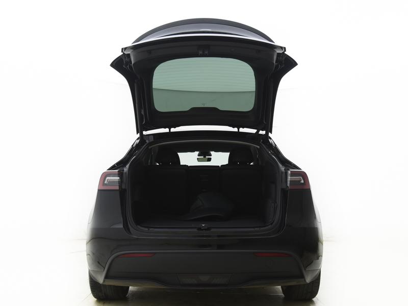 Tesla Model Y, 2023 — фото 10 из 12