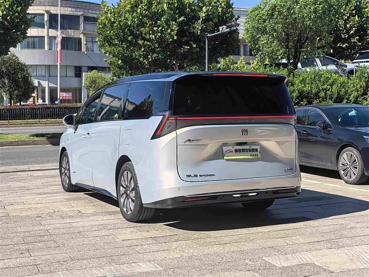 Buick OMPV, 2025 — фото 9 из 9