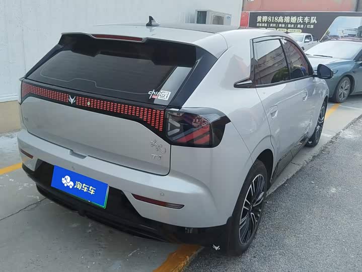 BAIC Arcfox T1, 2025 — фото 3 из 9