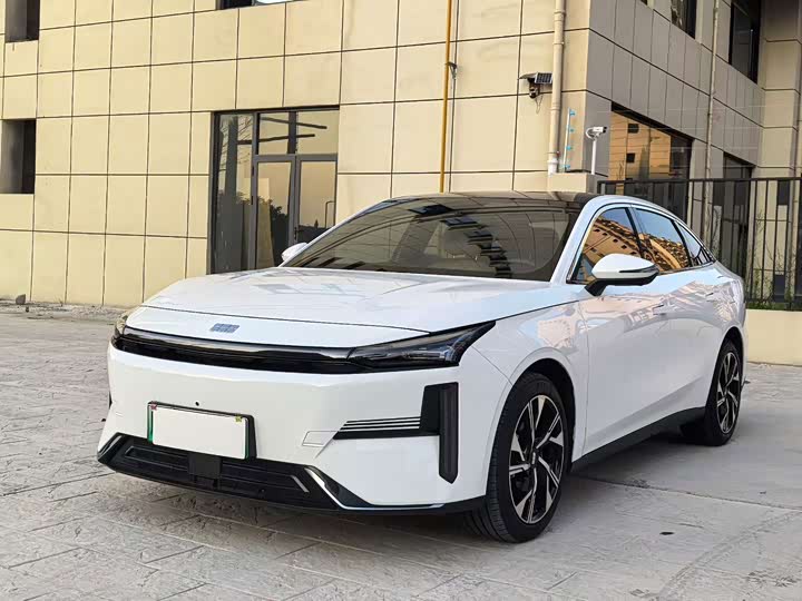 Geely Galaxy L6, 2023 — купить в Москве под ключ