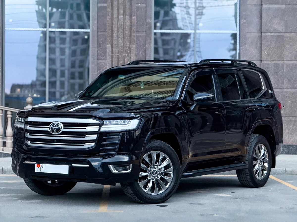 Toyota Land Cruiser, 2022 — фото 2 из 9