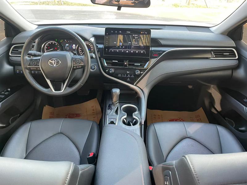 Toyota Camry, 2023 — фото 7 из 8