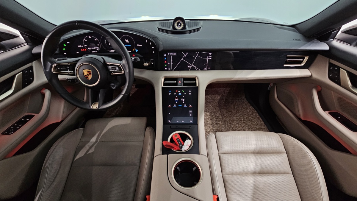 Porsche Taycan, 2022 — фото 7 из 12