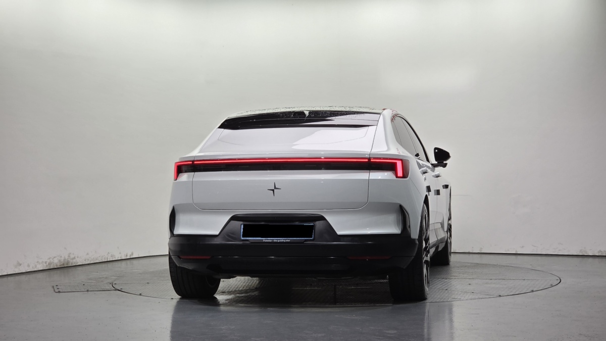 Polestar 4, 2025 — фото 4 из 12