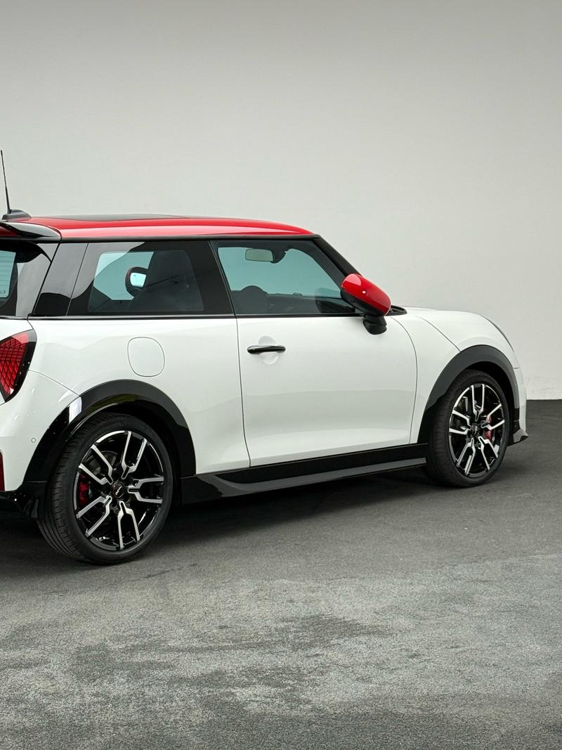 Mini Mini JCW, 2024 — фото 5 из 9