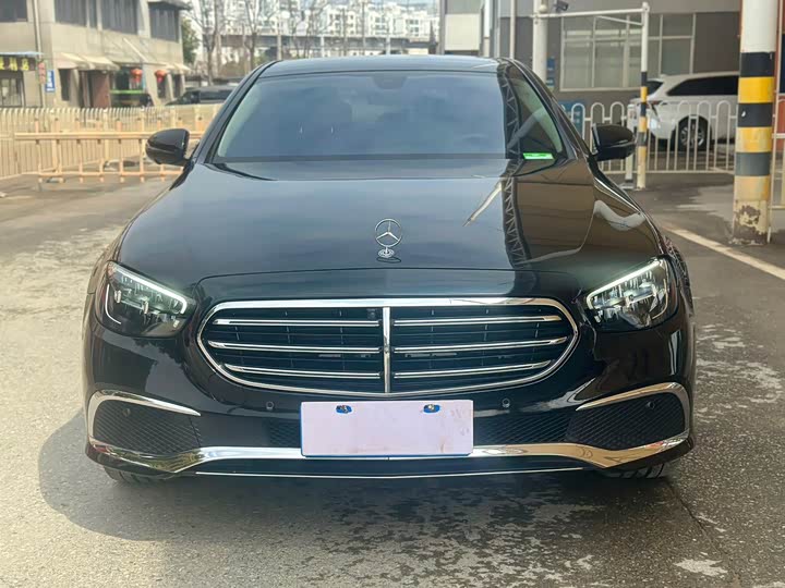 Mercedes-Benz E-Class, 2023 — фото 2 из 9