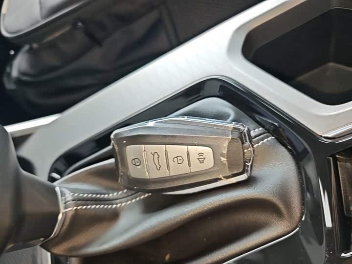Geely Emgrand, 2025 — фото 9 из 9