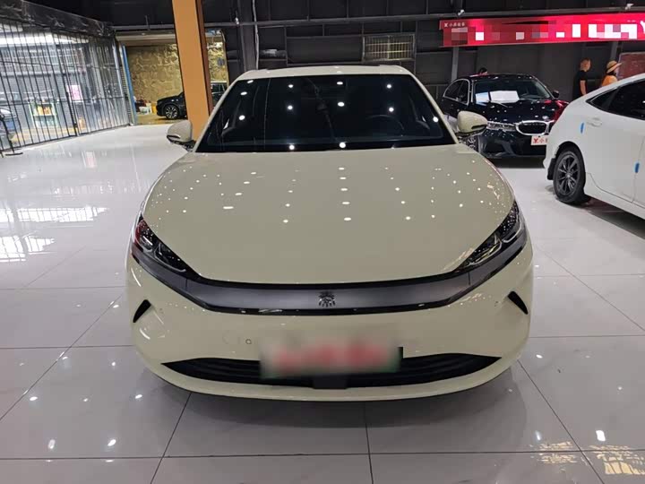 BYD Qin L, 2025 — фото 6 из 9