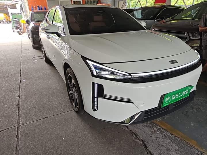 Geely Galaxy L6, 2024 — фото 4 из 9