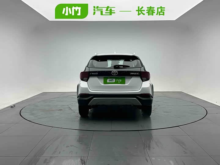 Toyota Yaris L Hatchback, 2022 — фото 4 из 9