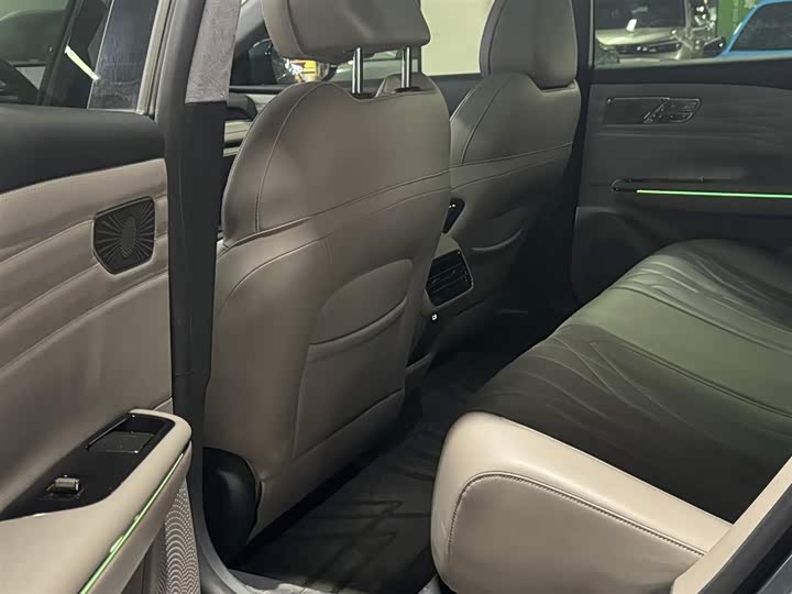 Geely Galaxy Starshine 8 EM-i, 2025 — фото 7 из 9