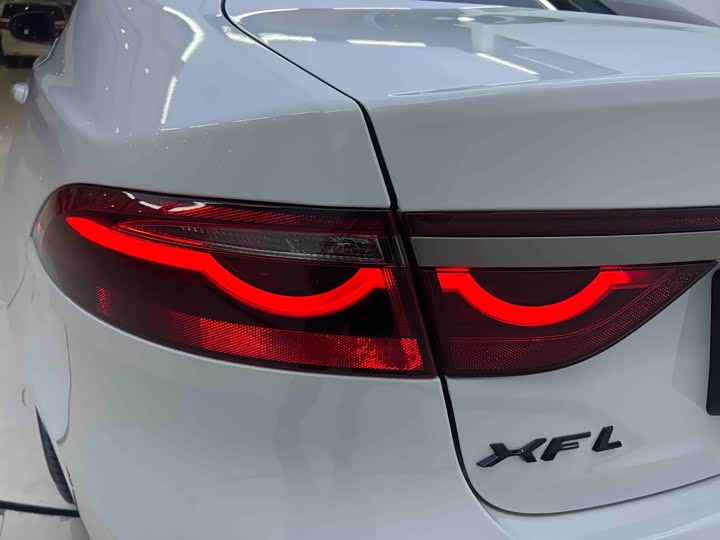 Jaguar XF L, 2023 — фото 6 из 9
