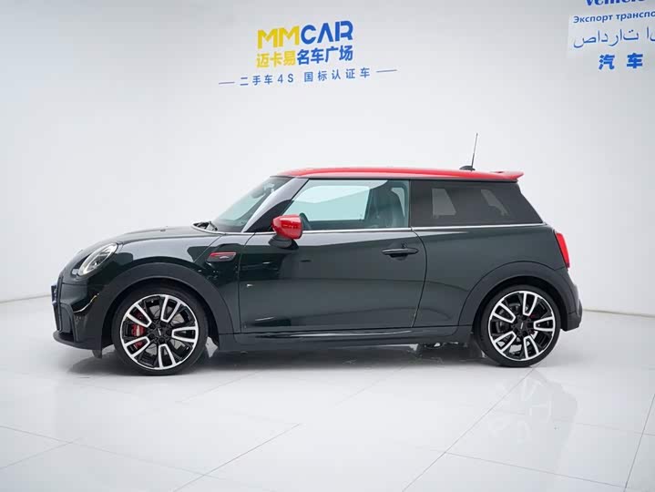 Mini Mini JCW, 2022 — фото 8 из 9