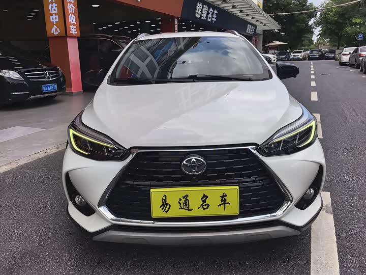 Toyota Yaris L Hatchback, 2022 — фото 2 из 9