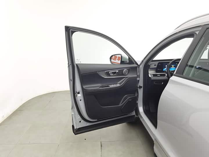 Chery Tiggo 8 Pro Hybrid, 2022 — фото 8 из 9