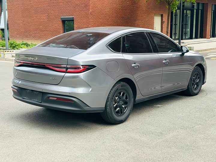 BYD Seal 05 DM-i Hybrid, 2025 — фото 5 из 9