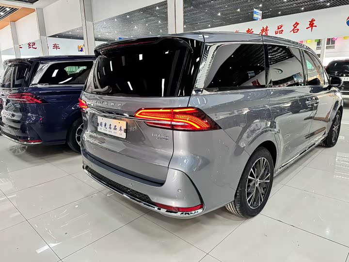 Roewe iMax 8, 2023 — фото 4 из 9