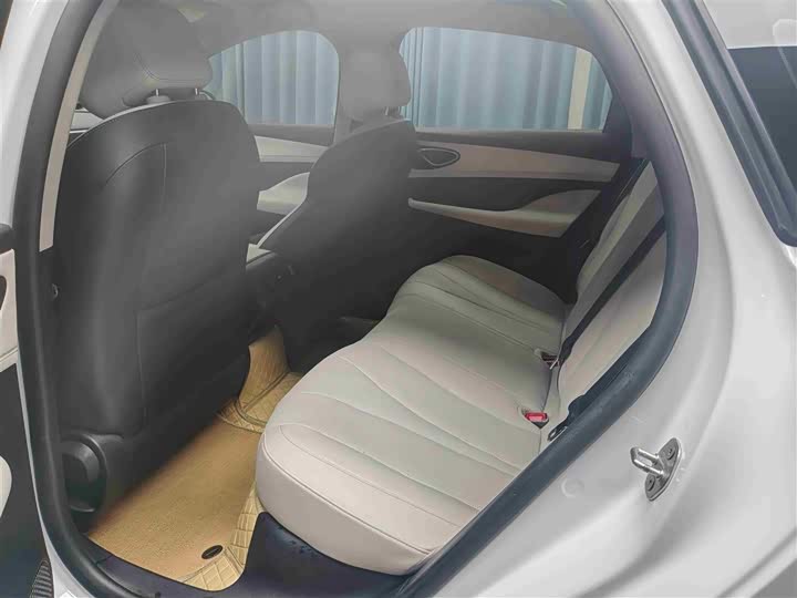 BYD Seal 05 DM-i Hybrid, 2025 — фото 5 из 9