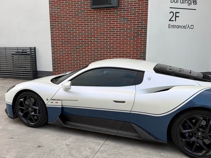 Maserati MC20, 2023 — фото 3 из 9