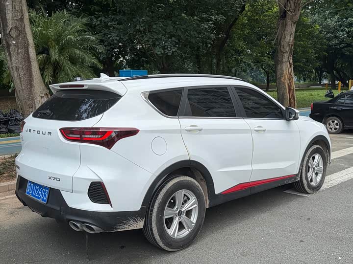 Jetour X70, 2023 — фото 4 из 9