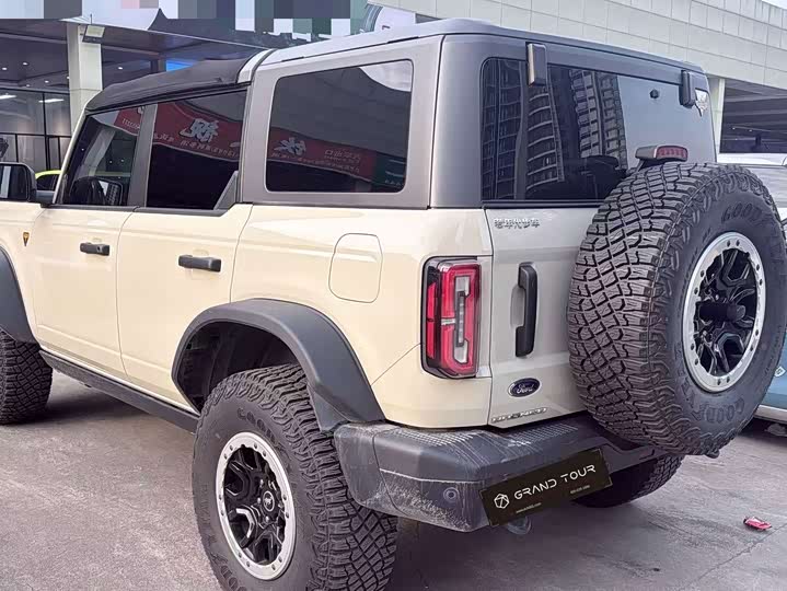 Ford Bronco, 2024 — фото 7 из 7