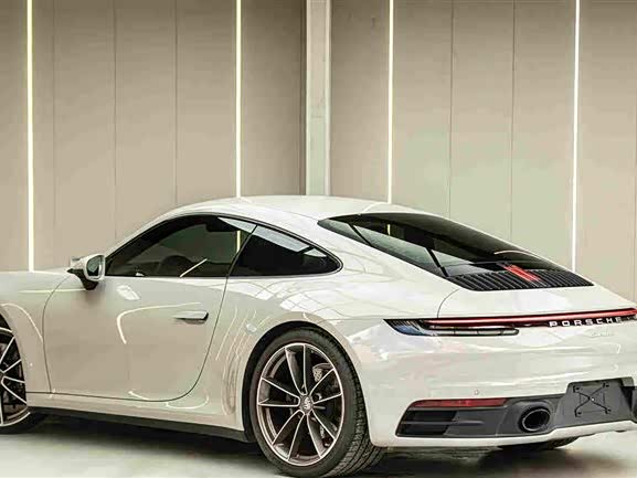 Porsche 911, 2024 — фото 5 из 9