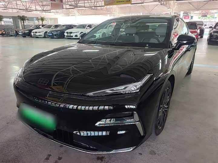 Geely Galaxy Starshine 8 EM-i, 2025 — фото 3 из 9