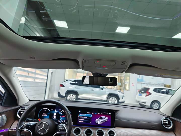 Mercedes-Benz E-Class, 2022 — фото 9 из 9