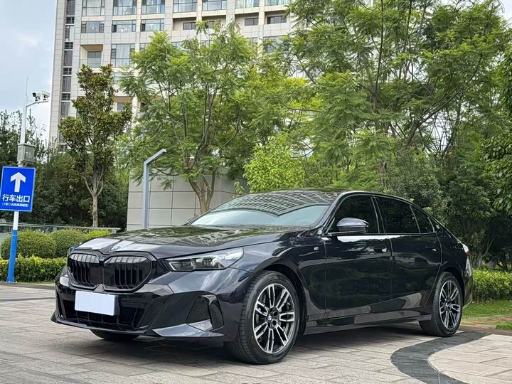BMW 5 Series, 2025 — купить в Туле под ключ