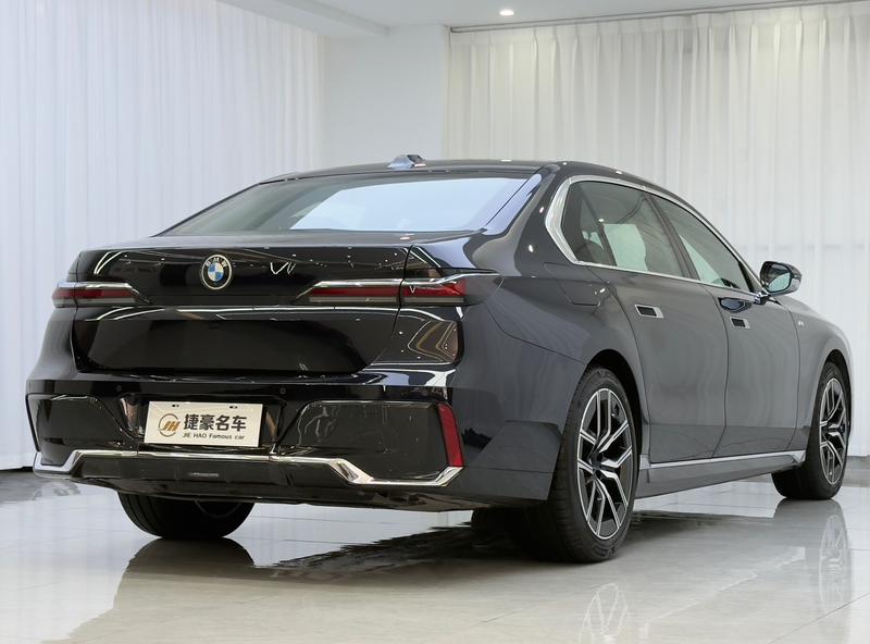 BMW 7 Series, 2025 — фото 4 из 8