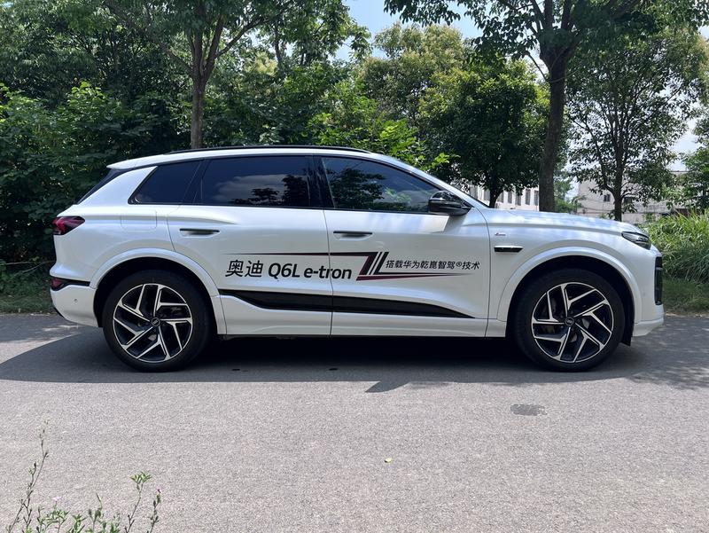Audi Q6L e-tron, 2025 — фото 5 из 10