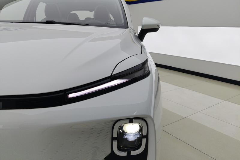 Geely Geometry E Firefly, 2023 — фото 4 из 12