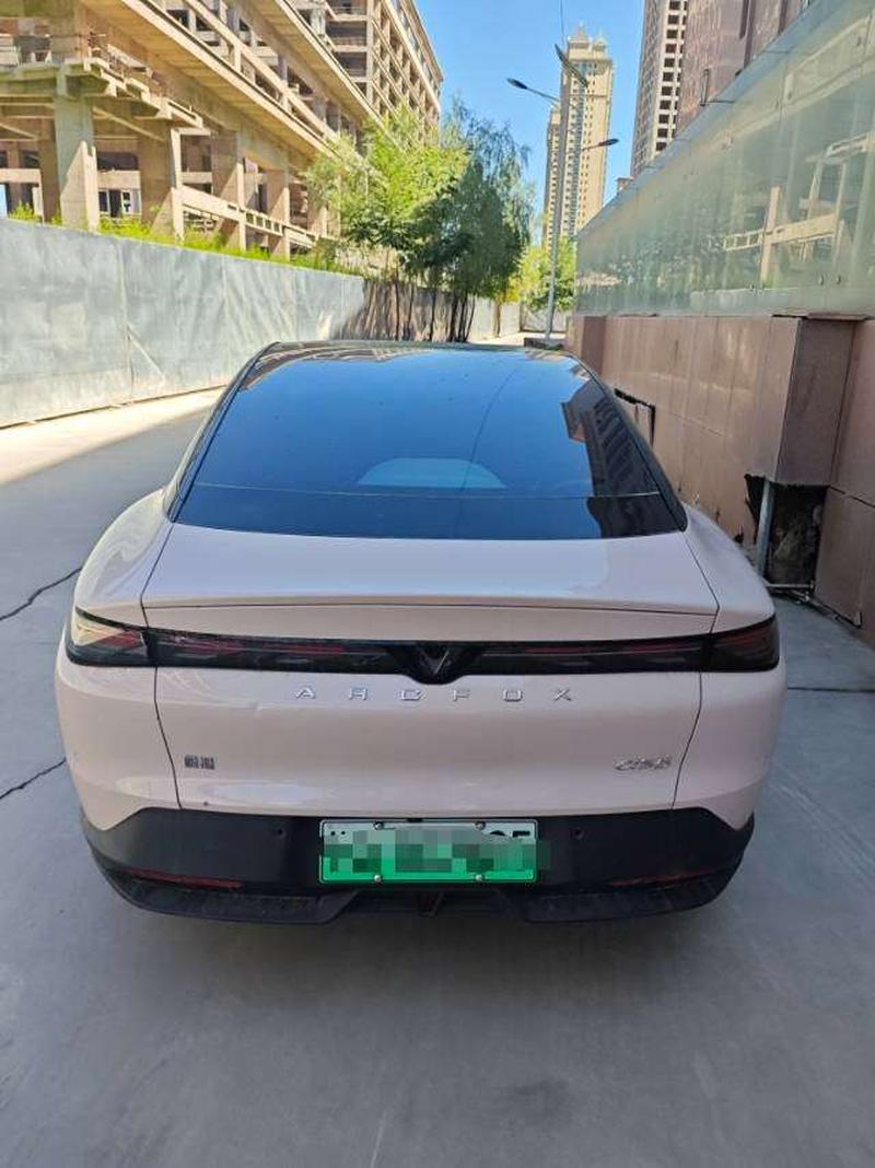 BAIC Arcfox Alpha S5, 2025 — фото 4 из 7
