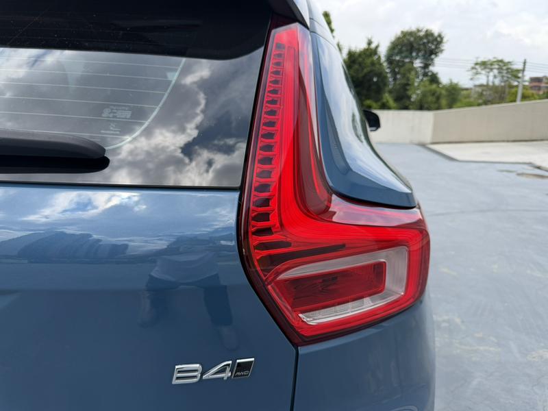 Volvo XC40, 2022 — фото 9 из 12